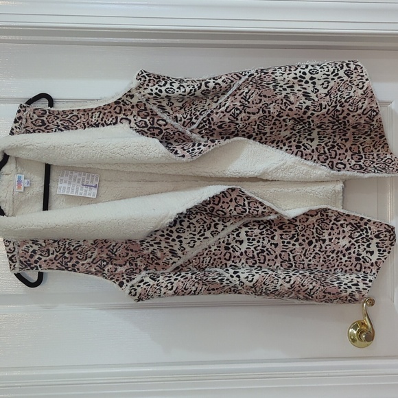 LuLaRoe Jackets & Blazers - NWT MARLOW VEST SZ L